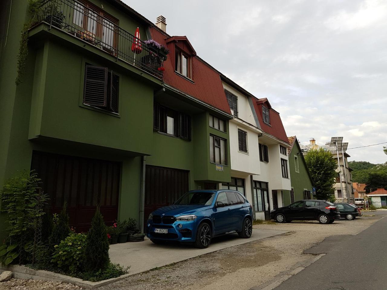 Guest House Pansion 10 Цетине Екстериор снимка