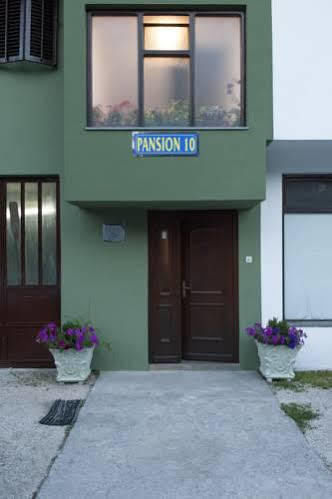 Guest House Pansion 10 Цетине Екстериор снимка